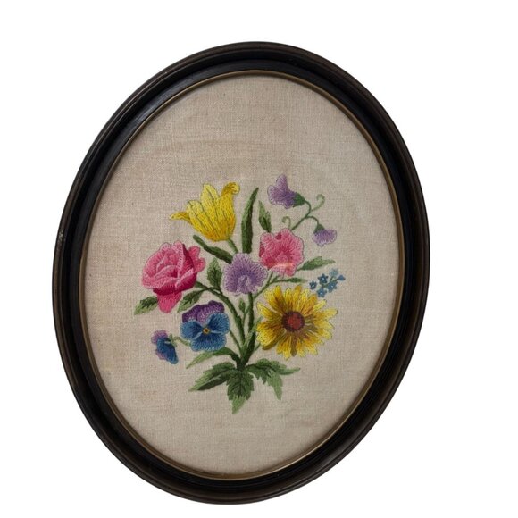 MCM Botanical Embroidery Oval Frame Crewel Floral Wall Art Needlepoint Vtg 2 - Picture 5 of 16